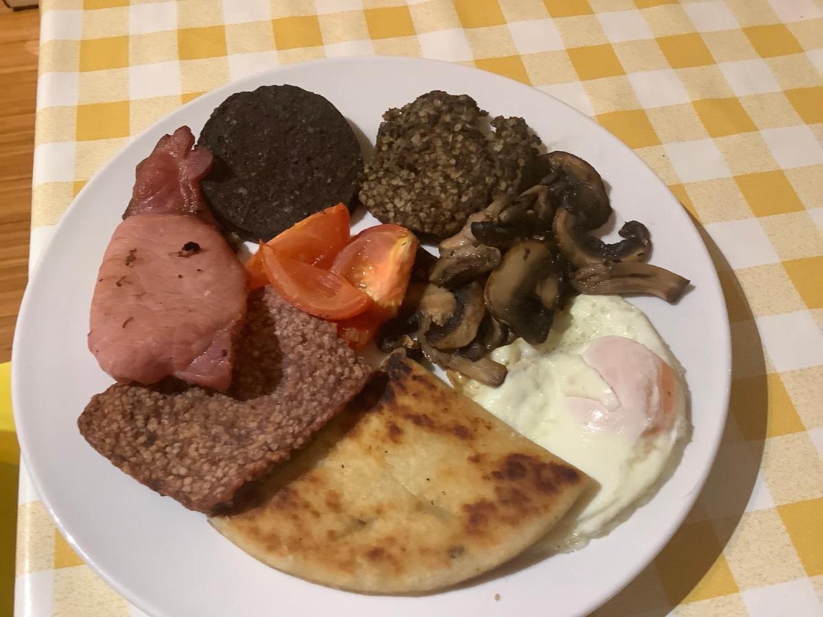 Nethermains House Kilwinning ภายนอก รูปภาพ